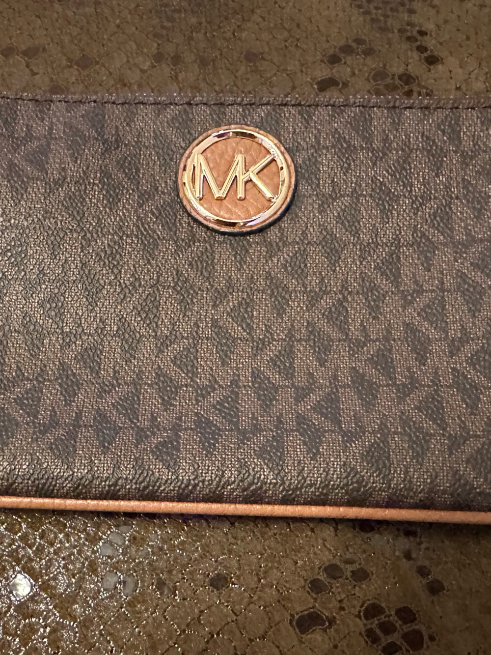 Michael Kors Fulton Large Top Zip Wristlet NWT Brown Acorn - Picture 7 of 15
